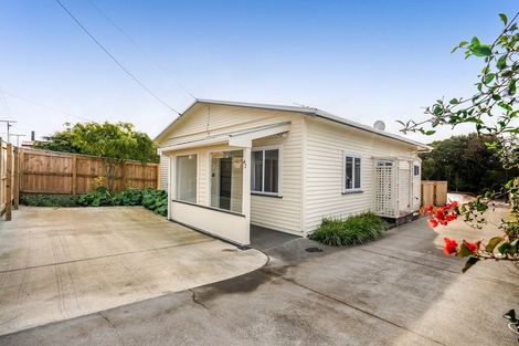 Photo of property in 42 Gaine Street, New Plymouth, 4310