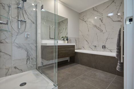 Photo of property in 42 Karepiro Drive, Stanmore Bay, Whangaparaoa, 0932