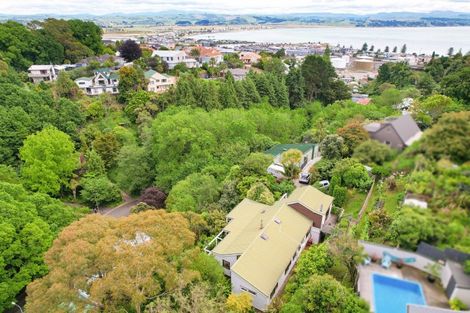 Photo of property in 21 Burns Road, Hospital Hill, Napier, 4110