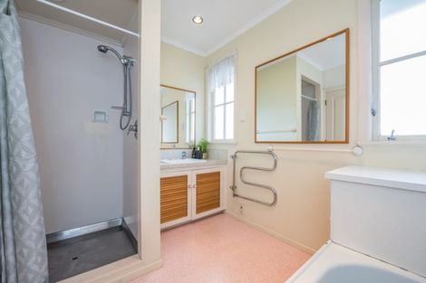 Photo of property in 82 Oxford Terrace, Epuni, Lower Hutt, 5011