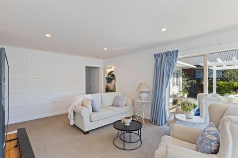 Photo of property in 1/122 Clawton Street, Westown, New Plymouth, 4310