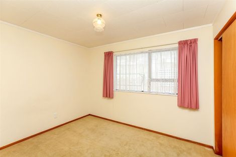 Photo of property in 2/481 Saint Aubyn, Moturoa, New Plymouth, 4310