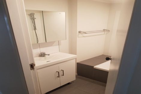 Photo of property in 34 Grove Road, Kelburn, Wellington, 6012