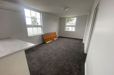 Photo of property in 2/8 Clare Place, Glenfield, Auckland, 0629