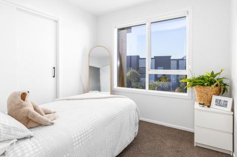 Photo of property in 32 Hokioi Drive, Kenepuru, Porirua, 5022