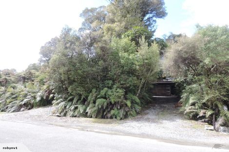 Photo of property in 45 Lake View Terrace, Moana, 7875