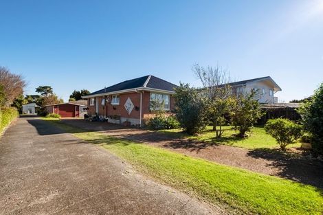 Photo of property in 63 Edgewater Drive, Pakuranga, Auckland, 2010