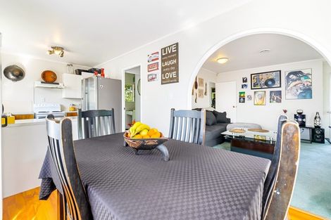 Photo of property in 2/4 Kahikatea Place, Ranui, Auckland, 0612