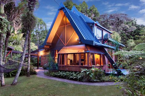 Photo of property in 12 Taraire Road, Titirangi, Auckland, 0604