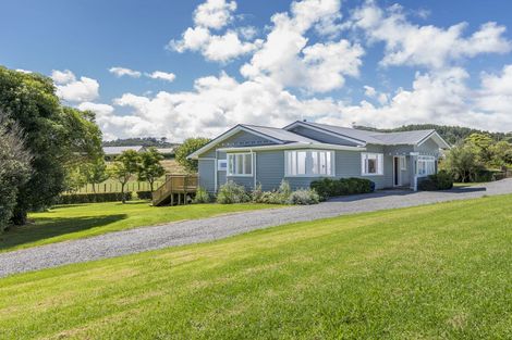 Photo of property in 233 Muriwai Valley Road, Muriwai, Waimauku, 0881