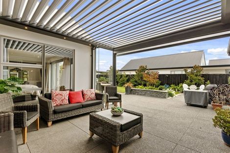 Photo of property in 2 Greenbank Place, Parklands, Christchurch, 8083