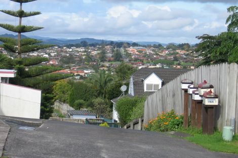 Photo of property in 1/116 Bradbury Road, Botany Downs, Auckland, 2010