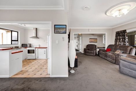 Photo of property in 43 Brown Street, Inglewood, 4330