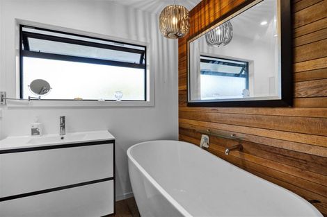 Photo of property in 1343 Devon Road, Brixton, Waitara, 4382