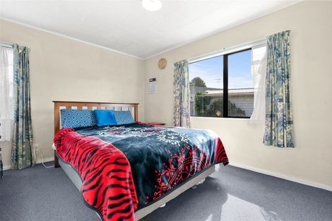Photo of property in 1 Horlicks Place, Randwick Park, Auckland, 2105