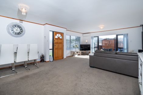 Photo of property in 13 Zefiro Drive, Massey, Auckland, 0614