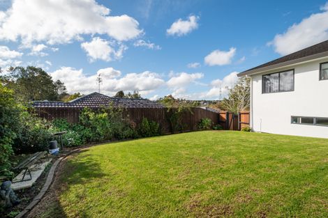 Photo of property in 13 Zefiro Drive, Massey, Auckland, 0614