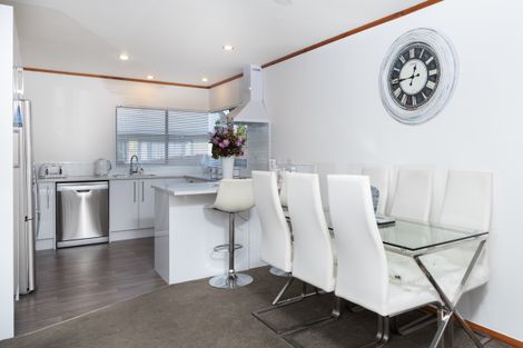 Photo of property in 13 Zefiro Drive, Massey, Auckland, 0614