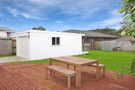 Photo of property in 63 Godley Road, Green Bay, Auckland, 0604