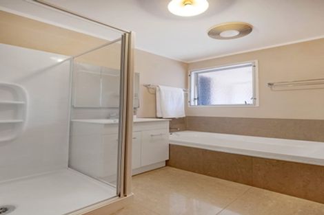 Photo of property in 9 Tyndrum Place, Highland Park, Auckland, 2010