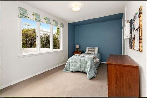 Photo of property in 1 Westhaven Drive, Tawa, Wellington, 5028