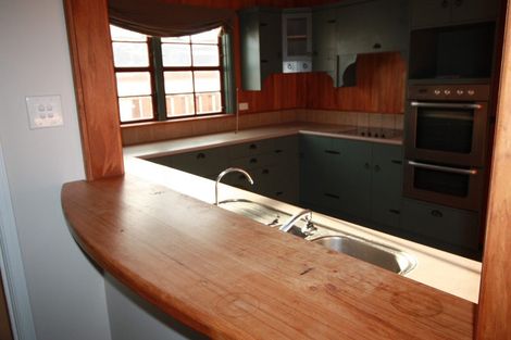 Photo of property in 24 Surrey Crescent, Hokowhitu, Palmerston North, 4410