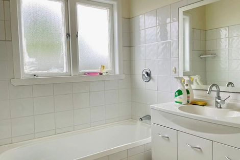 Photo of property in 48 Clevedon Road, Papakura, 2110