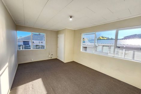 Photo of property in 40 Farquhar Road, Glendene, Auckland, 0602