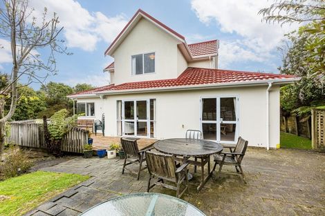 Photo of property in 21 Saunders Close, Whitby, Porirua, 5024