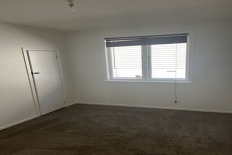 Photo of property in 20 Chilcott Road, Henderson, Auckland, 0612