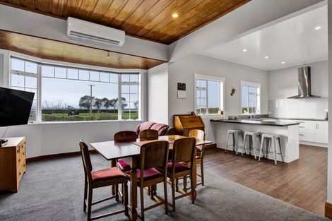 Photo of property in 22 Batten Road, Okaiawa, Hawera, 4671