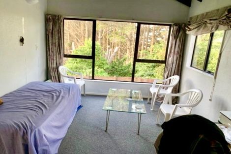 Photo of property in 41 Colchester Crescent, Newlands, Wellington, 6037