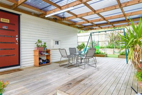 Photo of property in 29 Waari Avenue, Sunnyvale, Auckland, 0612