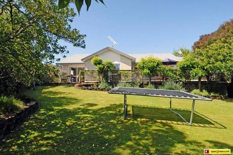 Photo of property in 15 Goldfinch Rise, Unsworth Heights, Auckland, 0632