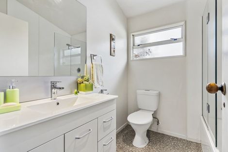 Photo of property in 11 Herbert Drive, Whangamata, 3620