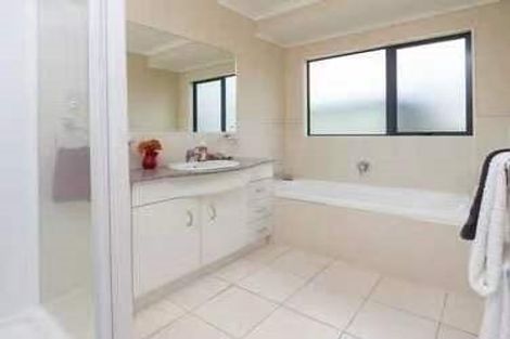 Photo of property in 10 Shankill Place, East Tamaki, Auckland, 2013
