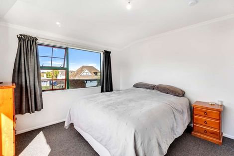 Photo of property in 5 Rangitira Avenue, Palmerston North, 4414