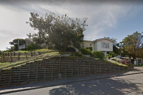 Photo of property in 5 Golf Road, Paraparaumu Beach, Paraparaumu, 5032