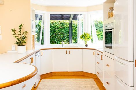 Photo of property in 10 Gillean Street, Havelock North, 4130