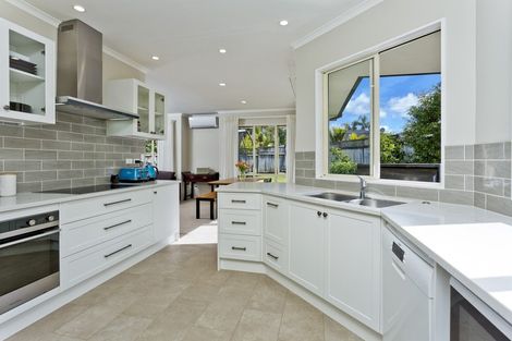 Photo of property in 7 Admirals Court Drive, Greenhithe, Auckland, 0632