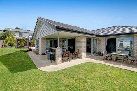 Photo of property in 16 Ariel Place, Snells Beach, 0920