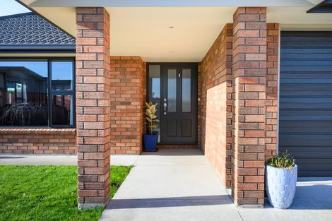 Photo of property in 13 Lorenzo Place, Kelvin Grove, Palmerston North, 4414