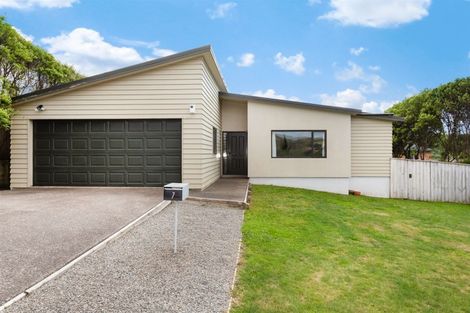 Photo of property in 7 Kaweka Close, Aotea, Porirua, 5024