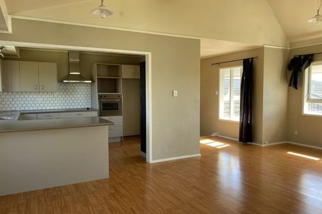 Photo of property in 2/32 Prince Regent Drive, Half Moon Bay, Auckland, 2012