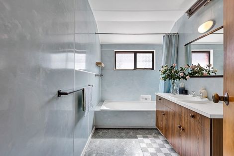 Photo of property in 24 Tiverton Crescent, Whalers Gate, New Plymouth, 4310