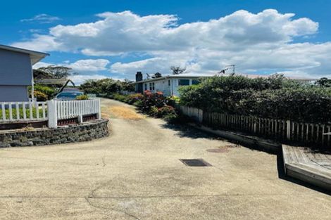 Photo of property in 31 Tiri Tiri Road, Birkdale, Auckland, 0626