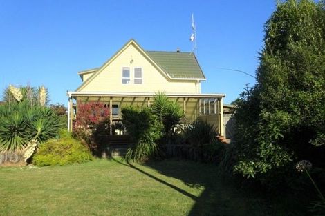 Photo of property in 37 Thomas Place, Foxton Beach, Foxton, 4815