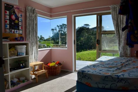 Photo of property in 74 Tarrant Road, Helensville, 0875