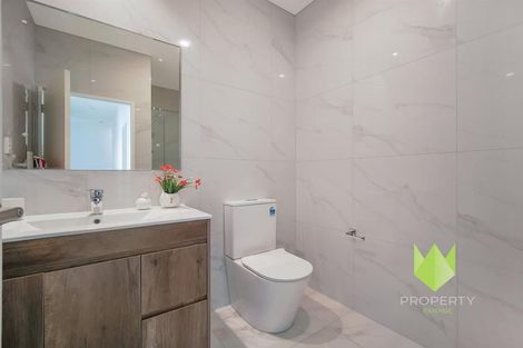 Photo of property in 20b Crestview Rise, Papakura, 2110