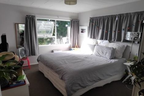 Photo of property in 8 Elizabeth Drive, West Harbour, Auckland, 0618